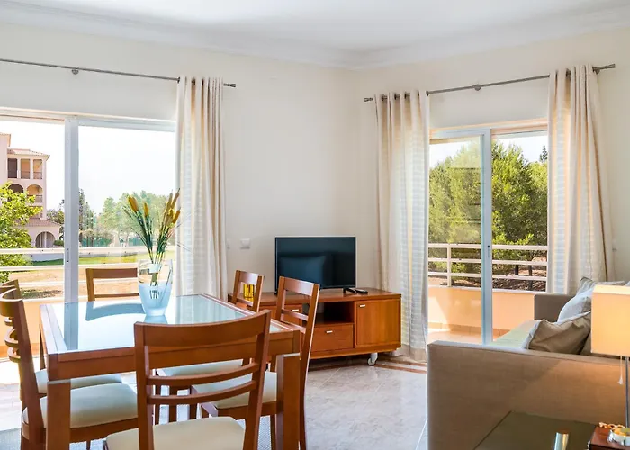 Vilamoura Two Bedroom Near Falesia Apartament