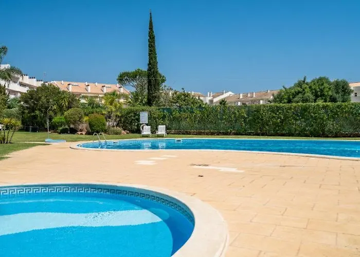 Vilamoura Two Bedroom Near Falésia
